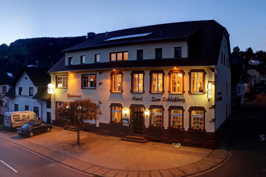 Hotel Restaurant Zum Schlossberg Wadern Exteriér fotografie